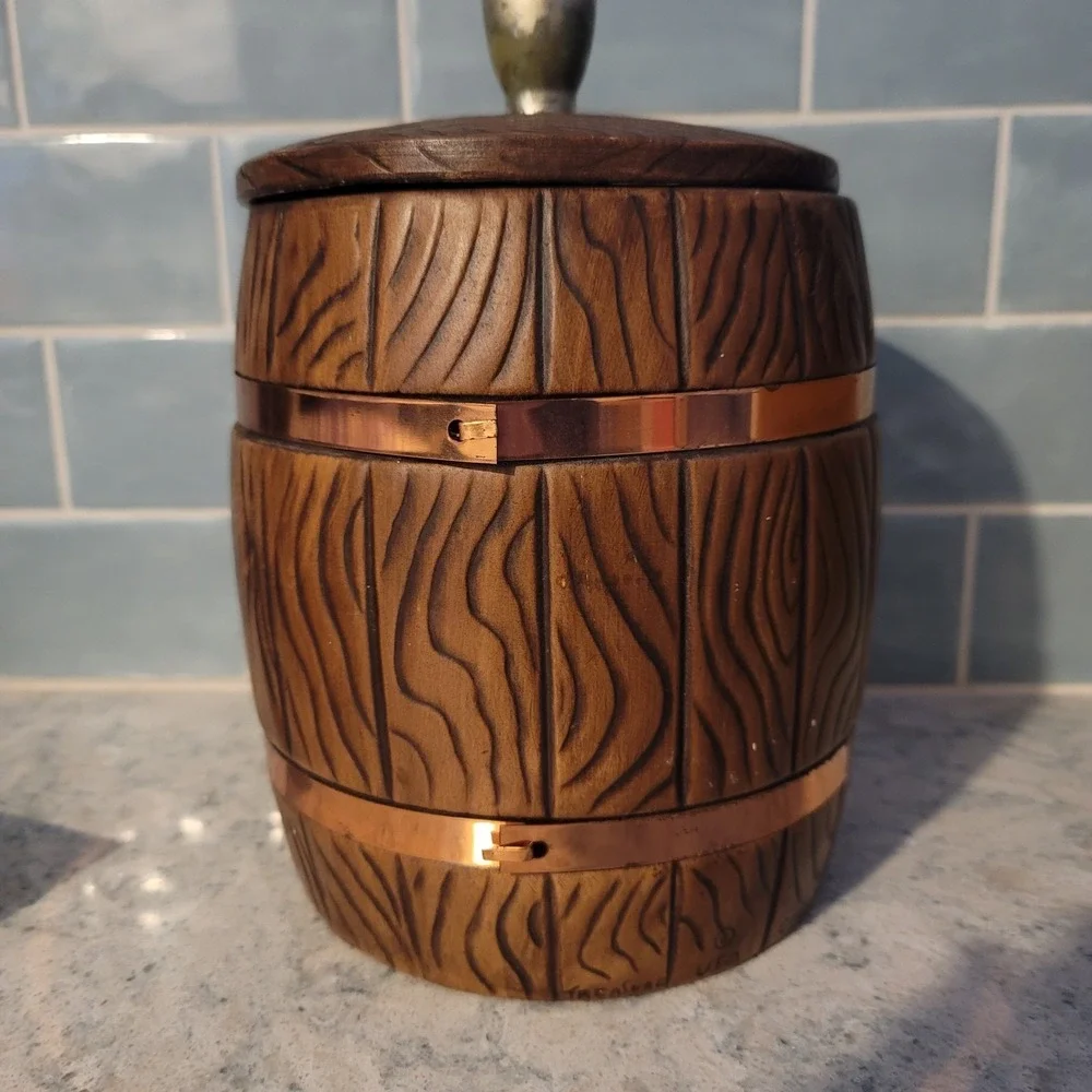 Vtg MCM Treasure Craft Faux Oak Ceramic Cookie Jar/Canister Barrel Copper Straps